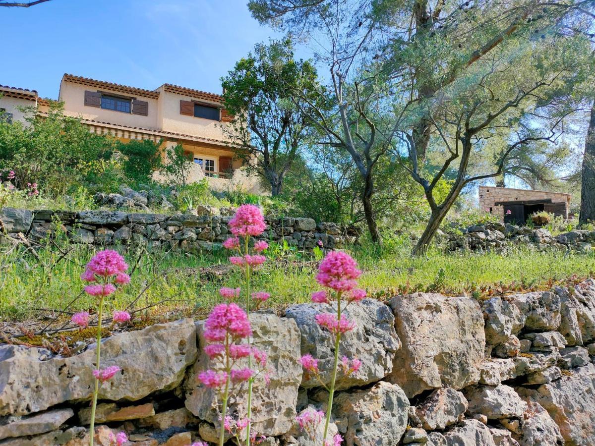 Villa Les Chariotins Draguignan Bagian luar foto