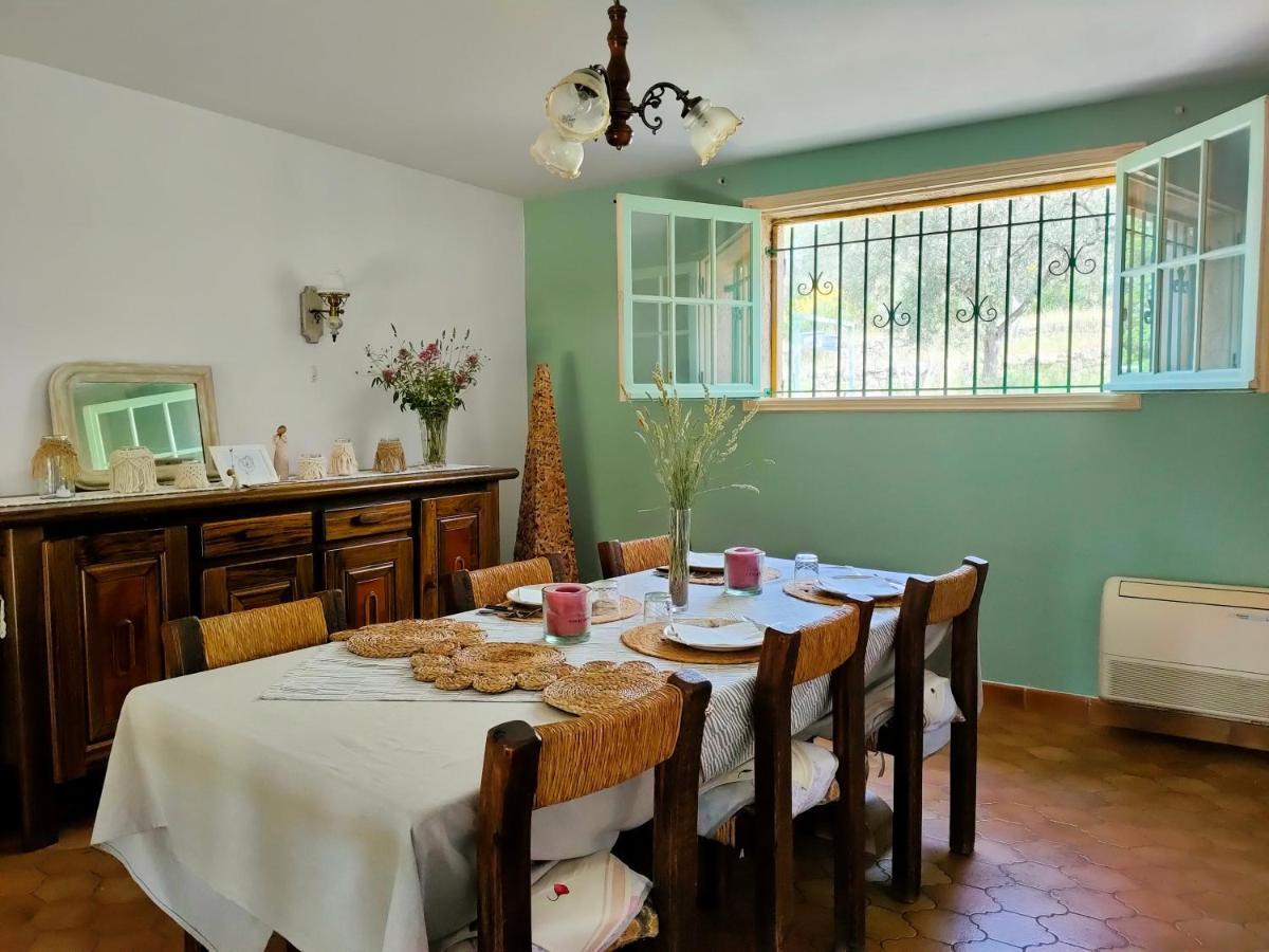 Villa Les Chariotins Draguignan Bagian luar foto
